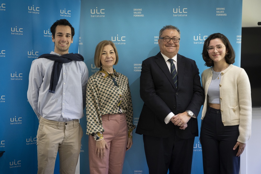 UIC Barcelona reconeix el talent dels seus estudiants en l’acte d’entrega de beques del curs 2023-2024