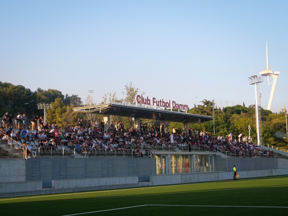 Primer partit de futbol a la Ciutat Esportiva Damm