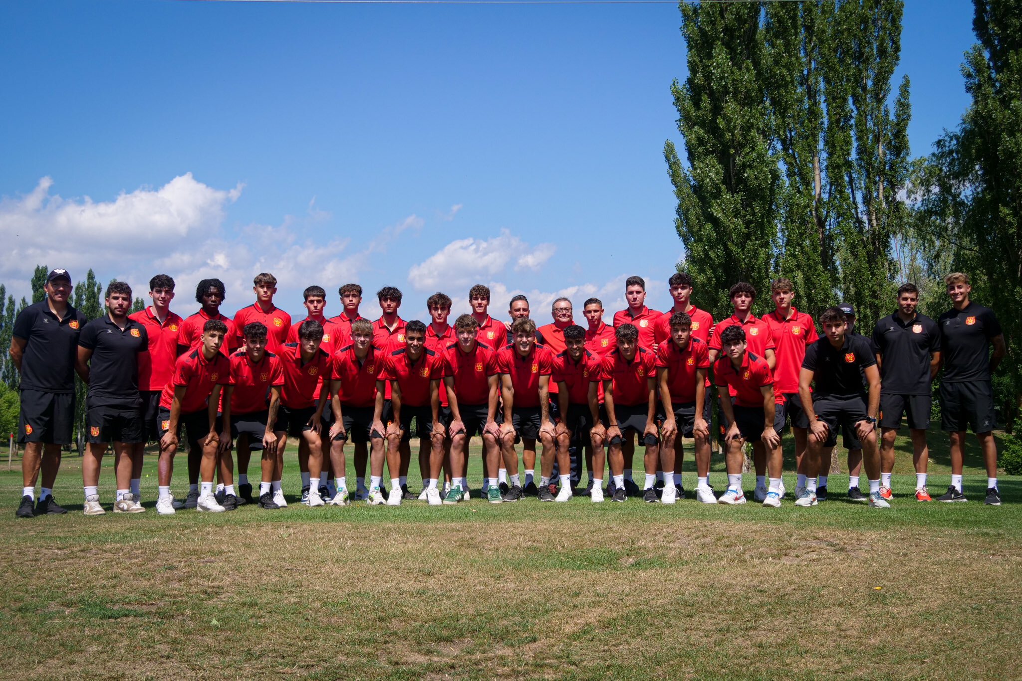 El Juvenil A del CF Damm prepara la nova temporada amb un stage al Campus Cerdanya