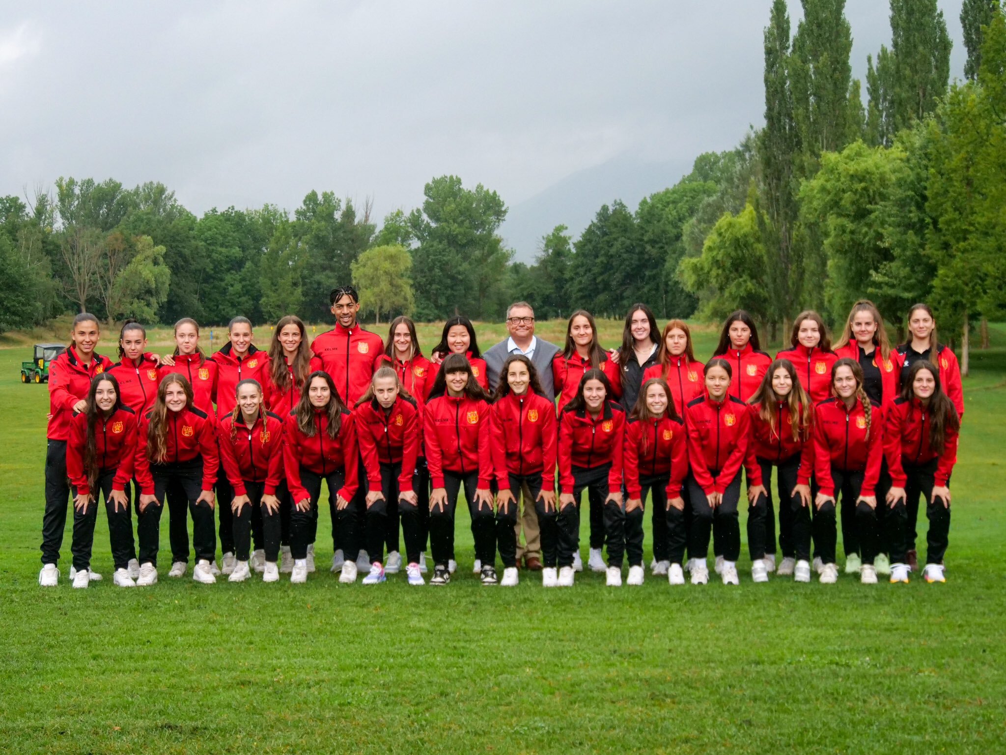 El Juvenil A Femení es posa a punt per la temporada amb una estada a Puigcerdà