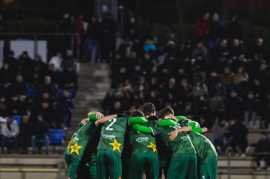 El CF Damm s'acomiada de la Copa del Rei després d'un emocionant partit contra el Barça