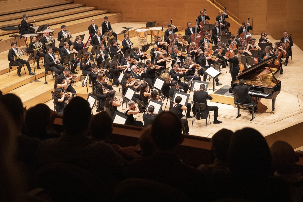 Col·laboradors i col·laboradores de Damm gaudeixen d’un concert simfònic a L’Auditori